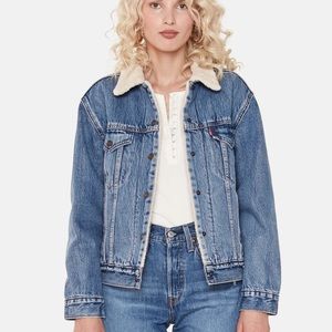 Levi’s ex-boyfriend Sherpa denim jacket